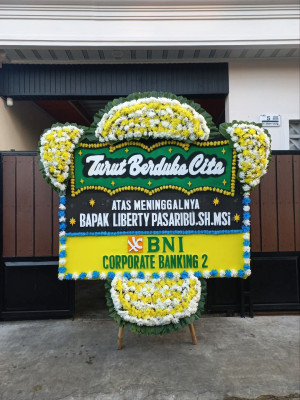Papan Bunga Duka di Sindutan