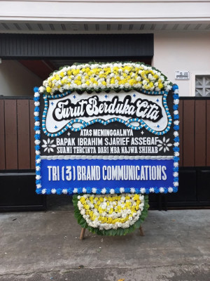 Papan Bunga Duka di Sindutan